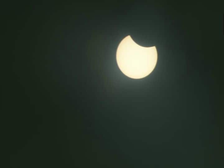 People in Jaipur witnessed the celestial event of solstice summer eclipse. Source ANI)