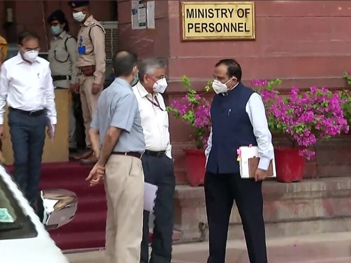 Amit Shah Chairs Meeting With Delhi LG, CM And Other Officials Over Coronavirus Situation Amit Shah Chairs Meeting With Delhi LG, CM And Other Officials Over Coronavirus Situation