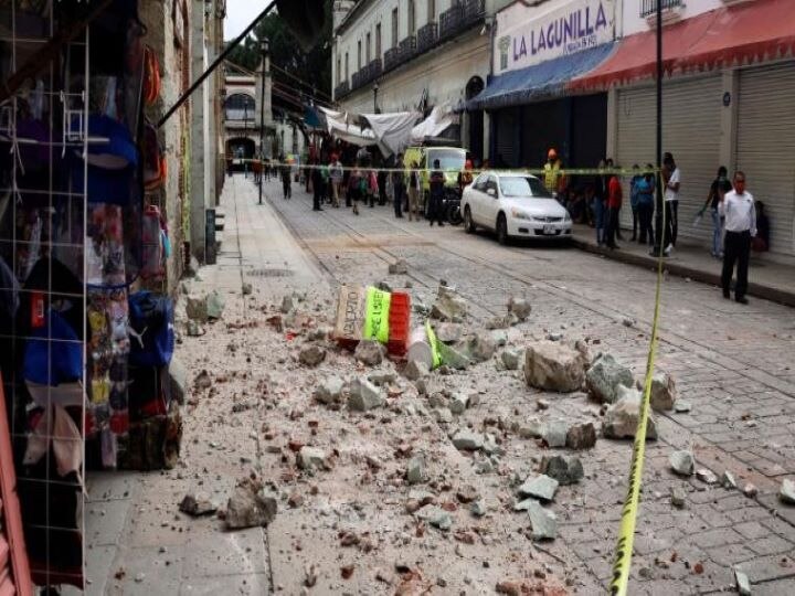 7.5 Magnitude Earthquake Jolts Mexico, 5 People Dead, Over 447 Aftershocks Felt In The City 7.5 Magnitude Earthquake Jolts Mexico, 5 People Dead, Over 447 Aftershocks Felt In The City