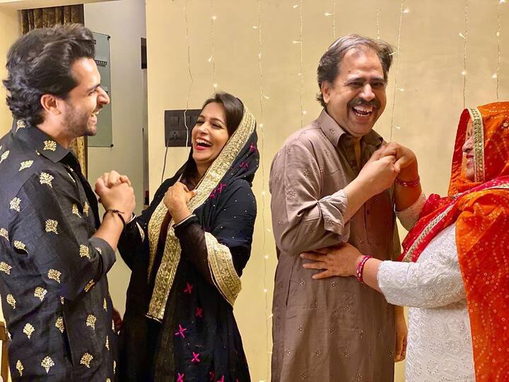 Dipika and Shoaib fell in love on the sets of ‘Sasural Simar Ka’. They played the roles of Simar and Prem in the hit show. The couple got married on February 22, 2018. Here’s a photo from their Eid celebrations!
