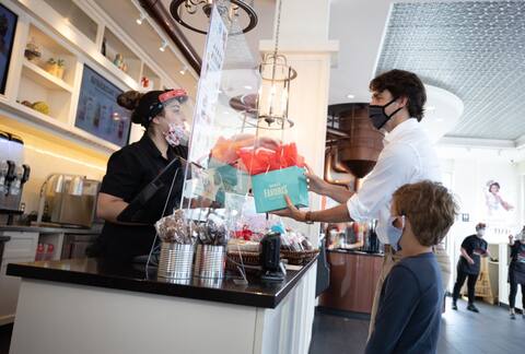 'How About An Ice-Cream?' Canadian PM Justin Trudeau Takes Son For A Dessert Treat As Restrictions Ease Countrywide 'How About An Ice-Cream?' Canadian PM Justin Trudeau Takes Son For A Dessert Treat As Restrictions Ease Countrywide