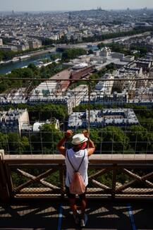 In PICS: Paris’ Eiffel Tower Reopens After 3-Month Closure Due To COVID-19 Crisis, Visitors Rejoice