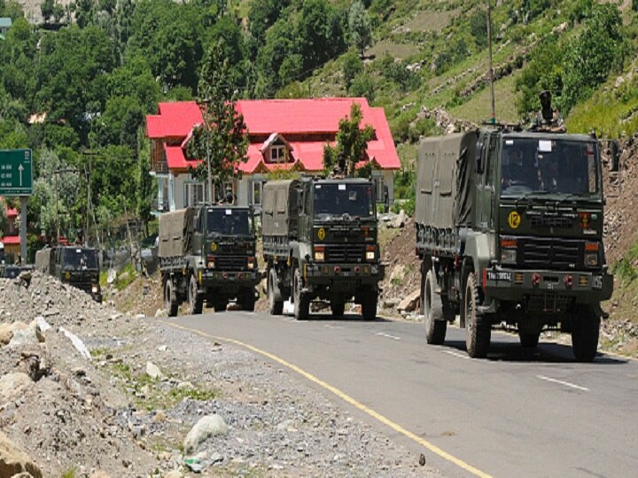 Ladakh Standoff: Indian Army Amasses More Men, Material Along Disputed Border With China Ladakh Standoff: Indian Army Amasses More Men, Material Along Disputed Border With China