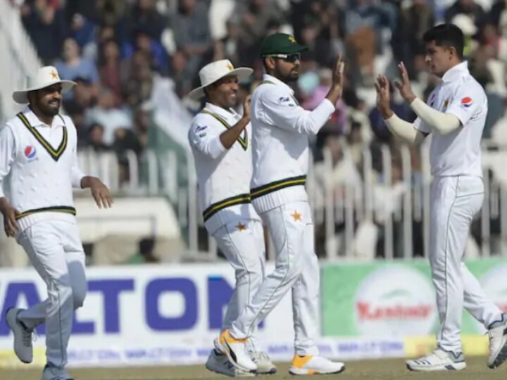 31-member Pakistan Contingent Arrive In Manchester For 3-match Test, T20I Series Against England 31-Member Pakistan Contingent Arrive In Manchester For 3-Match Test, T20I Series Against England