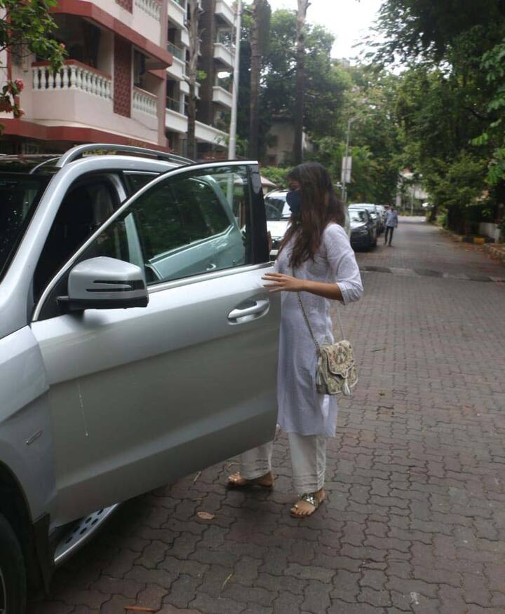 After Rajput’ funeral Chakraborty was last seen at the Bandra Police station where she had gone to record her statement. PIC Credit: (Manav Manglani)