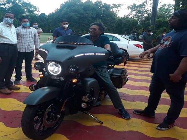 CJI SA Bobde Spotted On Harley Davidson; Viral Pic Invites Mixed Bag Of Reactions 'My Lord Spotted With Beast': Viral Picture Of CJI Bobde On Harley Davidson Invites Mixed Bag Of Reactions