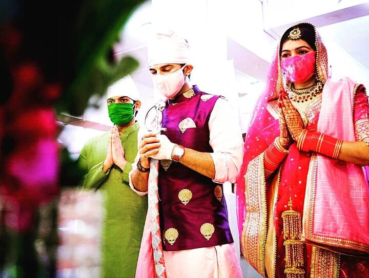 Sangeita looked elegant in her pink bridal wear while Manish complimented his ladylove in pink kurta and plum jacket. (All PIC Credit: Instagram)