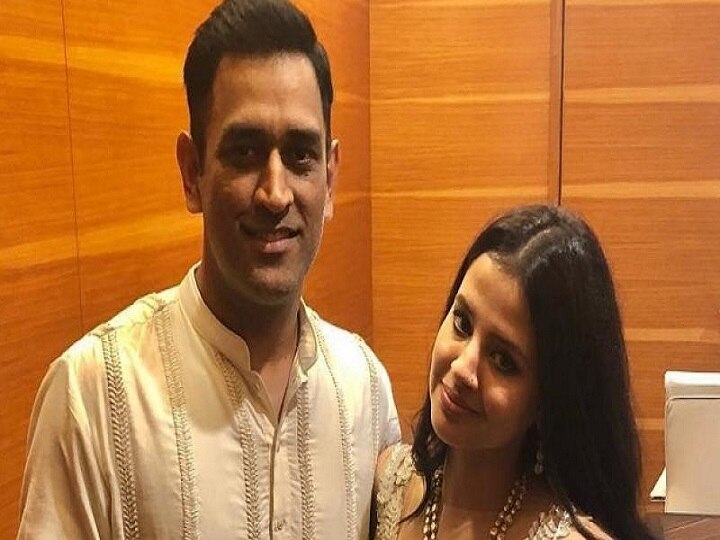 MS Dhoni And Wife Sakshi Celebrate 10th wedding anniversary fans extend greetings on social media MS Dhoni And Wife Sakshi Complete 10-Years Of Marriage, Fans Swarm Social Media To Extend Anniversary Wishes