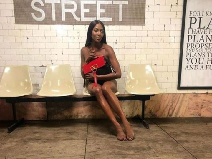 Supermodel Naomi Campbell Poses Nude On New Yorks Subway!