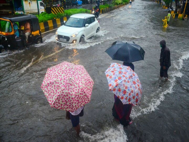 Incessant Rainfall & High Tide Submerge Parts Of Mumbai; City Records Highest Single Day July Rain In 5 Yrs Incessant Rainfall & High Tide Submerge Parts Of Mumbai; City Records Highest Single Day July Rain In 5 Yrs