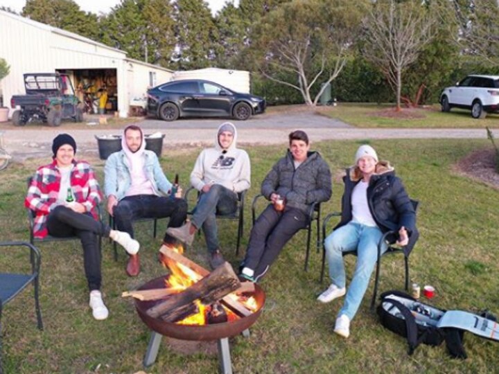 Steve Smith Spends 'Quality Time With Few Good Men', Shares Pic Steve Smith Spends 'Quality Time With Few Good Men', Shares Pic