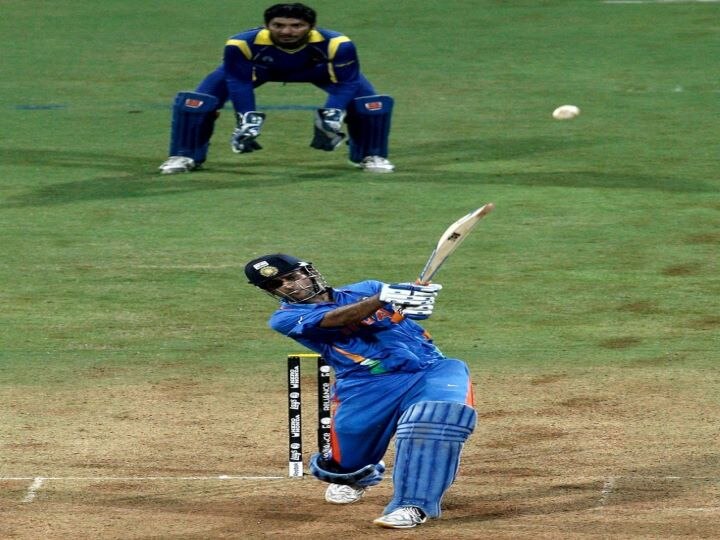 2011 Cricket World Cup Memories How Sunil Gavaskar located the ball MS Dhoni hit for a 6 to win ICC World Cup 2011 2011 Cricket World Cup Memories: Know How 'Little Master' Traced The Ball 'Mahi' Hit To Score Winning Six For India