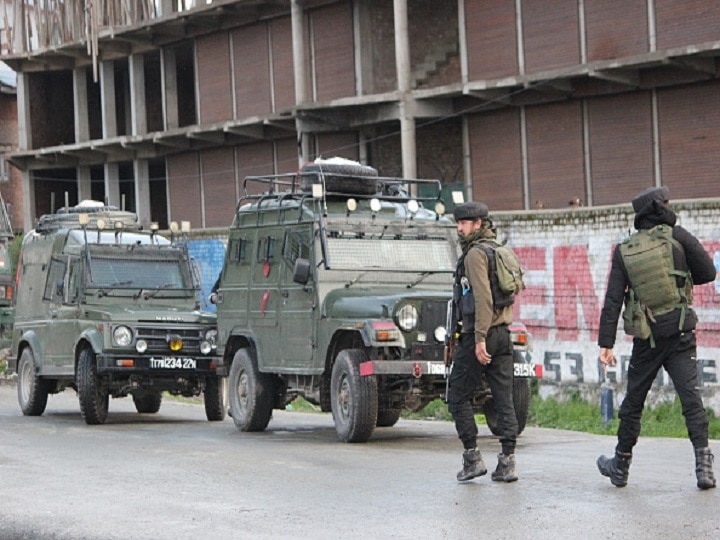 Jammu Kashmir: Indian Army Recovers Huge Cache Of Arms, Ammunition Near LoC In Uri Jammu & Kashmir: Indian Army Recovers Huge Cache Of Arms, Ammunition Near LoC In Uri