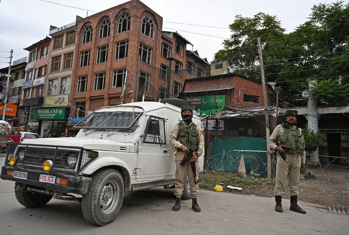 Jammu & Kashmir: HC Srinagar Wing Closed For 2 Days After 8 CRPF Men Posted There Test Positive For Covid-19 J&K: HC Srinagar Wing Closed For 2 Days After 8 CRPF Men Posted There Test Positive For Covid-19