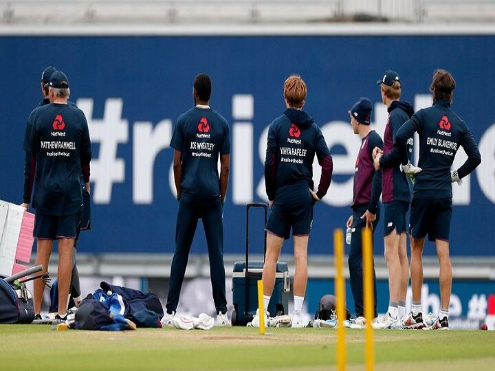 England Cricket Team Honours 4 Indian-origin Doctors In Efforts To Combat Covid-19 Pandemic England Cricket Team Honours 4 Indian-Origin Doctors In Efforts To Combat Covid-19 Pandemic