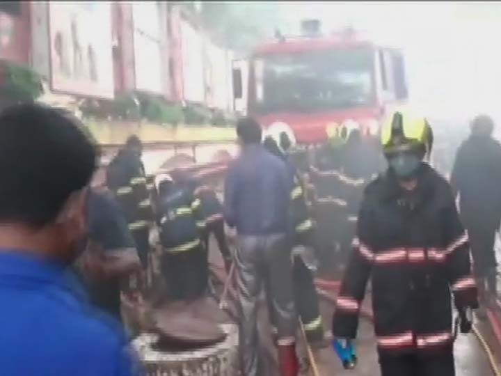 Massive Fire Breaks Out In Shopping Centre At Borivalli Mumbai, Fire Fighting Operation Underway Massive Fire Breaks Out In Shopping Centre At Borivalli Mumbai, Fire Fighting Operation Underway