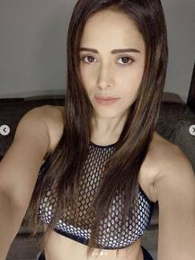 ‘Pyaar Ka Punchnama’ Actress Nushrat Bharucha’s Home Workout PICS Are Too Hot To Handle!