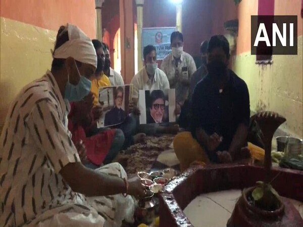 Fans Perform 'Yagya' In West Bengal's Asansol For Amitabh Bachchan's Recovery From Coronavirus