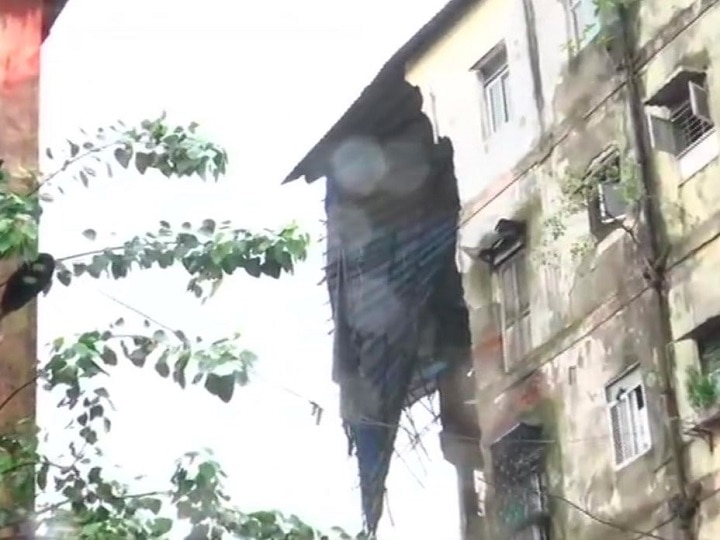 Maharashtra: Two Floor Chawl Building Collapses In Mumbai; Rescue Operation Underway Maharashtra: Portion Of 2-Storey Building Collapses In Mumbai; Rescue Operation Underway