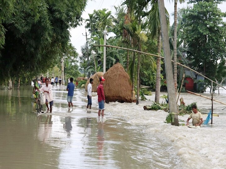 Bihar Under Attack Of Severe Floods As Nearly 40 Lakh People Over 12 Districts Affected By Deluge Bihar Under Attack Of Severe Floods As Nearly 40 Lakh People Over 12 Districts Affected By Deluge