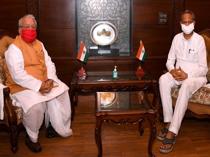 Rajasthan Political Crisis: Ashok Gehlot Meets Governor Claiming To Have Support Of 102 MLAs Rajasthan Political Crisis: Ashok Gehlot Meets Governor Claiming To Have Support Of 102 MLAs