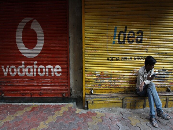 Breather For Vodafone Idea SC Orders Income Tax Dept To Refund Rs 833 Crore Breather For Vodafone Idea! SC Orders Income Tax Dept To Refund Rs 833 Crore