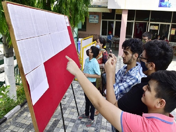 Centre Eases Admission Rules For NITs CFTIs Removes 75 Marks Criteria For JEE Main 2020 Centre Eases Admission Rules For NITs, CFTIs; Removes 75% Marks Criteria For JEE Main 2020