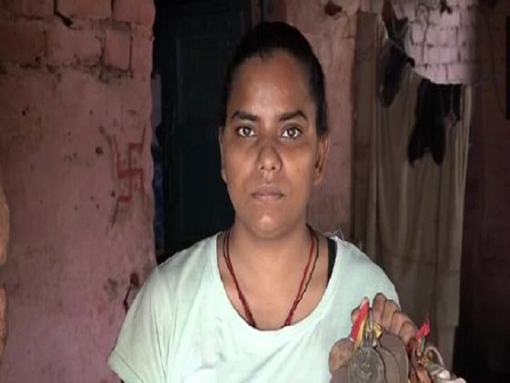 Covid-19  Impact District Badminton Champ Radha Thakur Seeks Help From PM Modi, CM Yogi District Badminton Champ Radha Thakur Appeals For Help From PM Modi, CM Yogi After Covid-19 Hits Her Hard Financially