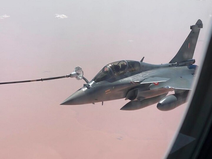 Rafale Jets Enroute To India Clicked While Re-Fuelling Mid-Air At 30,000 Feet | Check Images Here