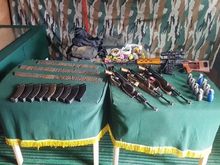 Indian Army Intercepts Terrorists Along LoC To Thwart Infiltration In Kashmir's Kupwara Indian Army Intercepts Terrorists Along LoC To Thwart Infiltration In Kashmir's Kupwara; Weapons, Warlike Stores Recovered