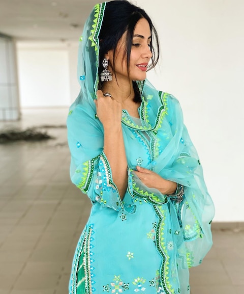 Eid Al-Adha 2020: 'Naagin 5' Actress Hina Khan Looks Stunning In ...