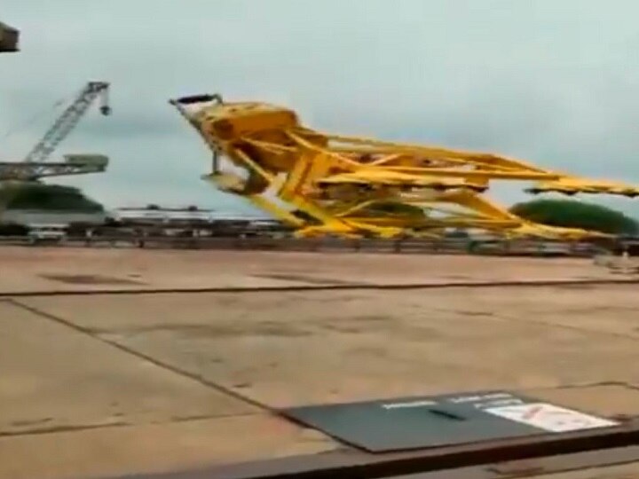 Visakhapatnam: 11 Workers Crushed To Death After Massive Crane Collapses At Hindustan Shipyard Visakhapatnam: 11 Workers Crushed To Death After Massive Crane Collapses At Hindustan Shipyard