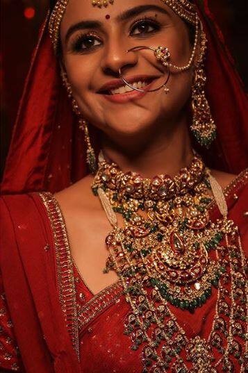 Isn't she looking breathtakingly beautiful in this pic