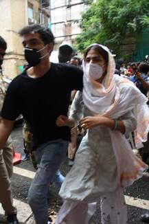 IN PICS: Rhea Chakraborty, Brother Showik Reach ED Office For 2nd Round Of Questioning In Sushant Singh Rajput Case!