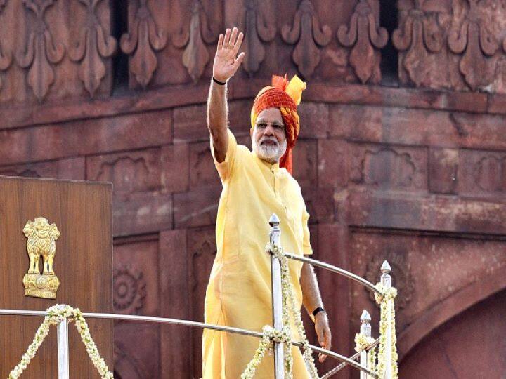 In 2017, Like every year PM Modi' attire was the talk of town. PM Modi impressed the onlookers with his off-white and yellow-red turban with a long trail. (Getty Images)