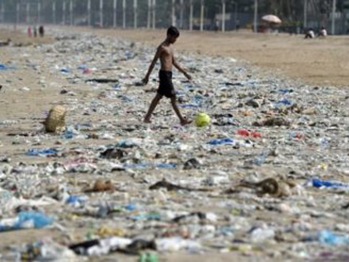 Coronavirus Mumbai Latest news, Discarded Covid-19 Face Masks Becoming A Cause of Pollution In Mumbai Beaches Coronavirus: Used Face-Masks Wash Up At Mumbai Beaches; How They Pose A Long-Lasting Threat?