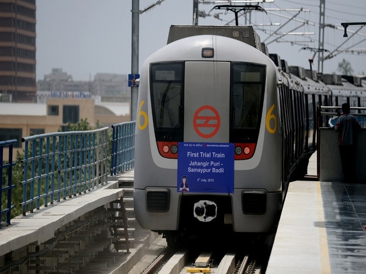 Delhi Unlock 4.0 Metro DMRC Guidelines Thermal Screening Hand Sanitisers Smart Cards Amid COVID Pandemic Thermal Screening, Smart Cards, Sanitizers & Masks: Check How Delhi Metro Plans To Ensure Safety Amid COVID-19