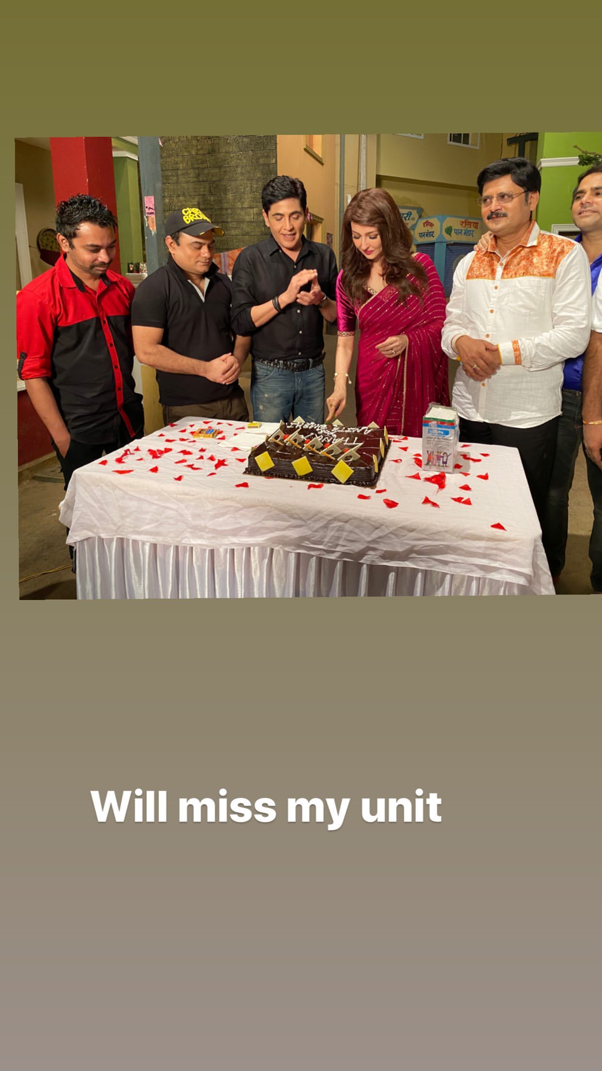 FAREWELL PICS: Saumya Tandon QUITS 'Bhabi Ji Ghar Par Hain', Shoots For Her Last Episode