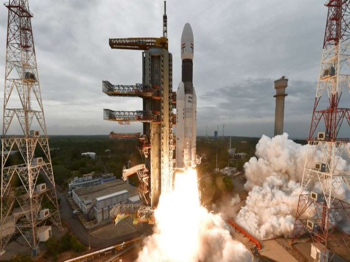 Chandrayaan 2 Mission: Chandrayaan 2 Completes 1 Year Around The Moon With 4400 Orbits, ISRO Says, ' Enough Fuel To Orbit For Next 7 Yrs' Chandrayaan 2 Completes 1 Year Around The Moon With 4400 Orbits, ISRO Says, ' Enough Fuel To Orbit For Next 7 Yrs'