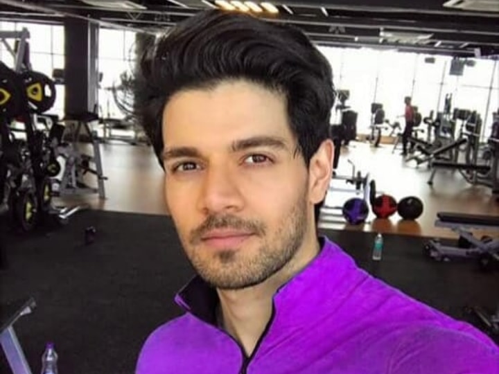 Sushant Singh Rajput Death Case Actor Sooraj Pancholi Quits Instagram; Deletes All Posts Except One 'Suffocated, Need To Breathe': Actor Sooraj Pancholi Quits Instagram; Deletes All Posts Except One From 2018