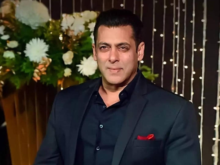 Salman Khan Birthday: Bigg Boss 14 Host Shares COVID-19 Message For Fans Outside His Galaxy Apartment Ahead Of Birthday, Salman Khan Makes Special Request To Fans, Puts Up Notice Outside His House