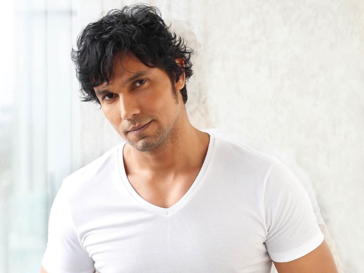 Salman Khan 'Radhe' Co-Star Randeep Hooda To Undergo Surgery? Actor Spotted At Hospital PICS Randeep Hooda Undergoes Major Surgery? 'Radhe' Actor Spotted At Hospital, See PIC!