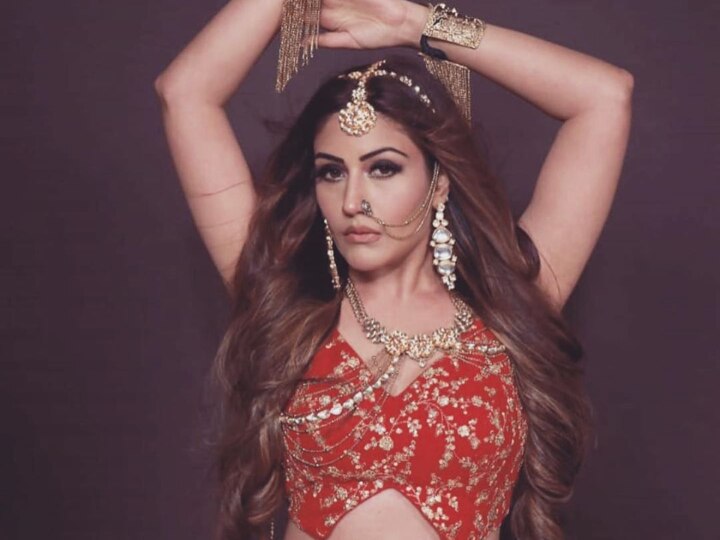 Naagin 5 Actress Surbhi Chandna Believes Her Script Is The Bible Says Many People Give Up When Their Show Does not Do Well This Is Not What I Am ‘Naagin 5’ Actress Surbhi Chandna Believes ‘Her Script Is The Bible’; Says ‘Many People Give Up When Their Show Doesn’t Do Well, This Is Not What I Am’