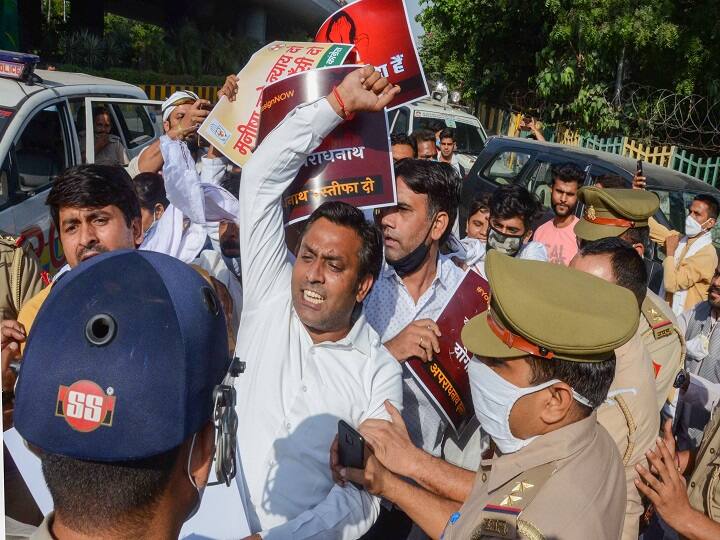 Noida: Police personnel lathi-charge on Congress workers protesting over the death of Hathras gang-rape victim, in Noida, Wednesday, Sept. 30, 2020. (PTI Photo)(PTI30-09-2020_000260B)