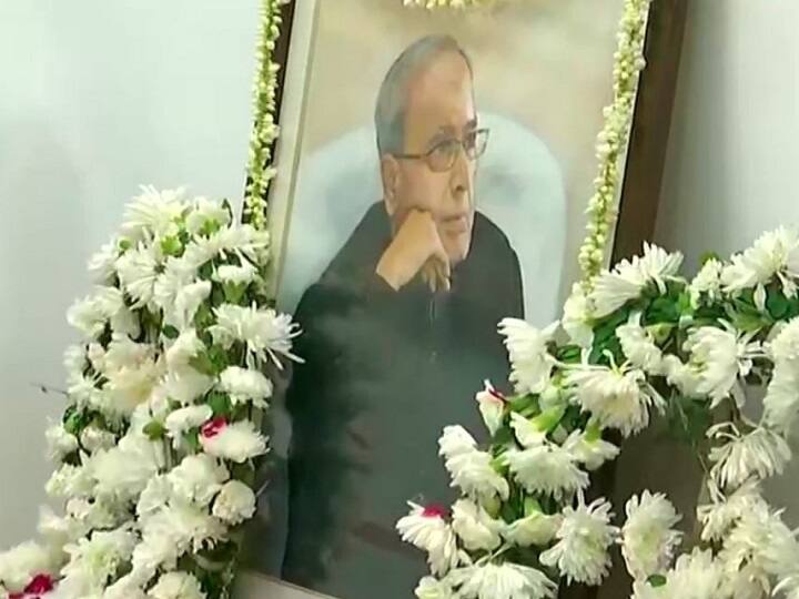 Pranab Mukherjee's mortal remains were brought to his residence, 10, Rajaji Marg, earlier today from the army hospital where he breathed his last on Monday. President Ram Nath Kovind, Vice President M Venkaiah Naidu, Prime Minister Narendra Modi and chiefs of three defence services were among the dignitaries who paid their last respects to former president Pranab Mukherjee on Tuesday morning. (Image: ANI)