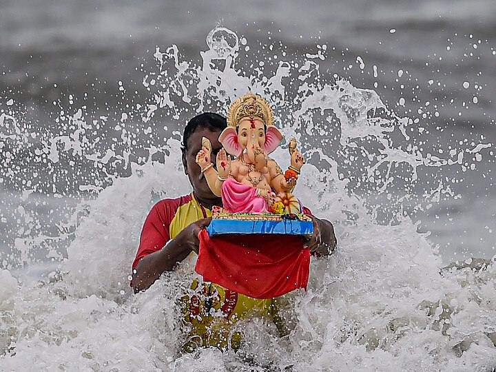 Vinayagar Chaturthi 2024 Ganesha Chaturthi should be celebrated in an environmentally friendly way Tirupatur collector request - TNN Vinayagar Chaturthi:  சுற்றுச்சூழலைப் பாதிக்காம விநாயகர் சதுர்த்தியை கொண்டாடுங்கள் -  ஆட்சியர் வேண்டுகோள்