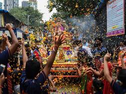 Ganeshotsav Nagpur : गणेशोत्सवाचा 'लाभ' घेण्यासाठी नागपुरातील माजी नगरसेवकही सज्ज, नेत्यांना खासदार सांस्कृतिक महोत्सवाची साथ