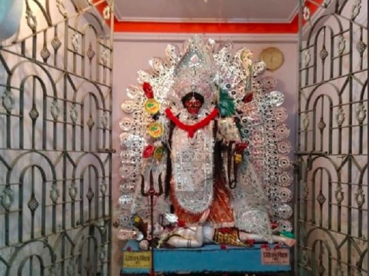 Desecrated Kali idol photo in West Bengal going viral with communal twist Fake Alert: BJP MP Gives Communal Twist To Burnt Kali Idol Incident In Bengal, Police Refute Claims