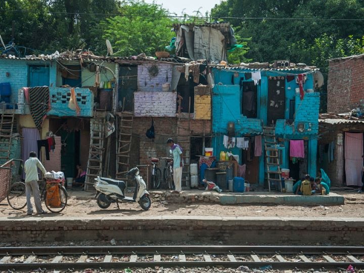 Centre To SC: Delhi Slums Near Railway Tracks Not To Be Demolished  Slums Near Delhi Railway Tracks Not To Be Removed Informs Centre To SC