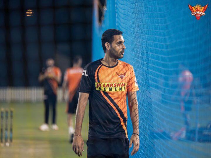 2.Bhuvneshwar Kumar: The skillful and smart bowler will prove to be an asset for SRH once again!It’s been a tough couple of years for Bhuvneshwar Kumar. He’s struggled with quite a few injuries and it’s had an impact on his performances in the IPL as well. After back to back Purple Cap winning seasons, the Meerut-born pacer seems to have tapered off a touch and that’s largely because of his fitness and injury woes. IPL 2020 will be Bhuvi's comeback in the game.